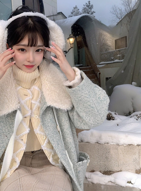 毛毛娃娃领加厚外套女冬季斜门襟绿色中长款毛呢甜美森系可爱大衣