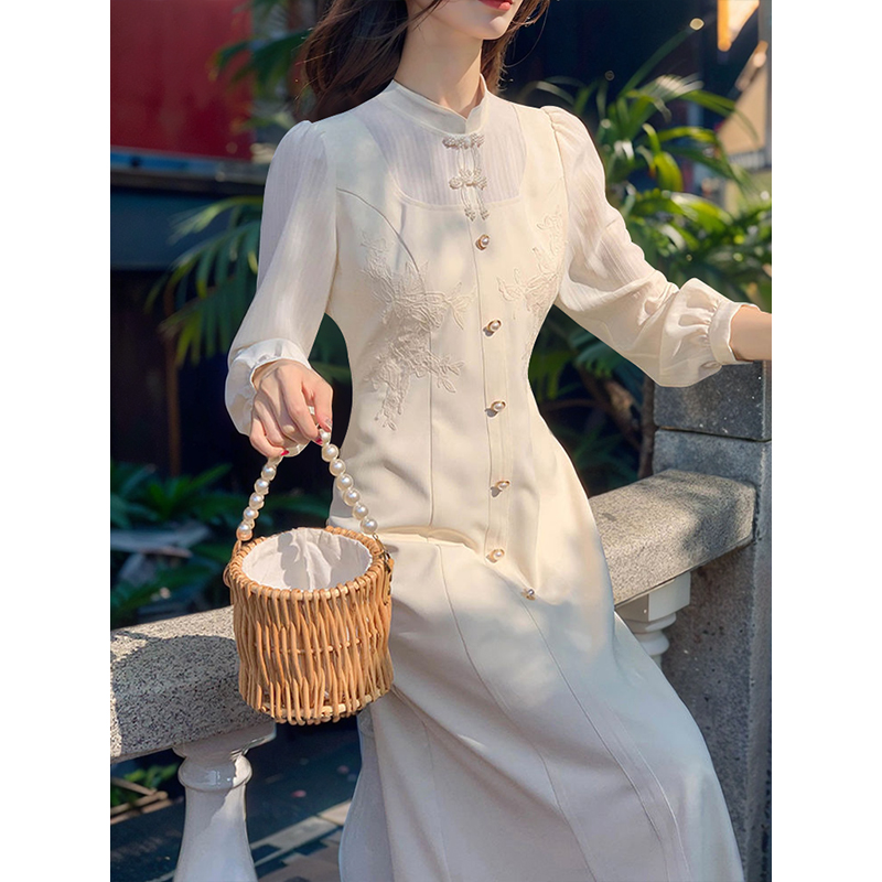 [洛白如梦]重工刺绣盘扣旗袍女新中式改良年轻款连衣裙女春季新款