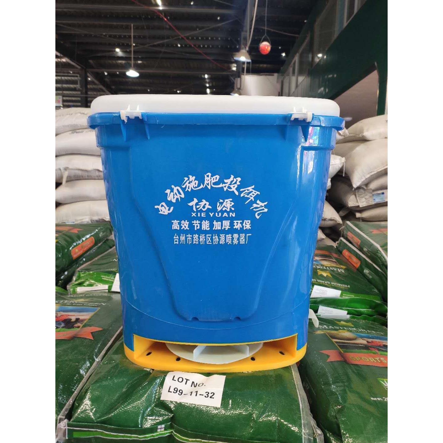 草种播种机 撒播机 施肥器小型常青树手摇式播种机布袋式播种机