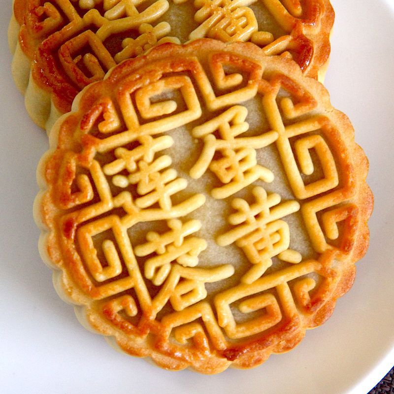 80g/个莲蓉蛋黄大月饼木糖醇传统老月饼糕点中秋节礼物散装批发