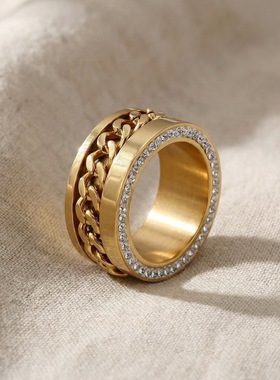 厂家货源欧美时尚侧面粘钻不锈钢指环大气男女士宽面满钻奢华戒指