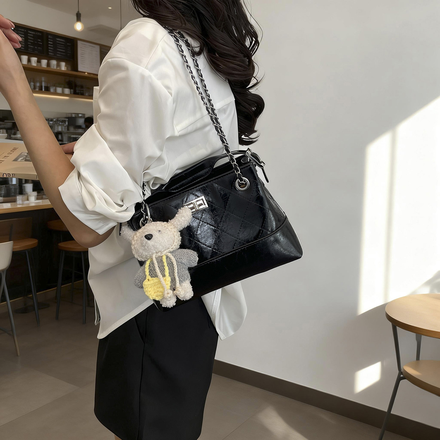 春风小铺时尚女包复古日韩风格黑色菱格纹水桶包时尚单肩包链条包