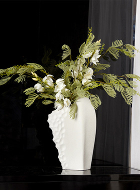 北欧风格白色花瓶摆件样