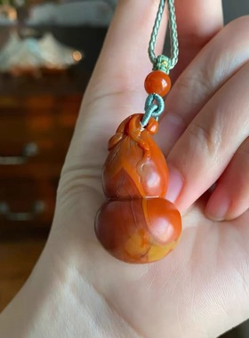 现货包浆南红精致葫芦吊坠挂件总重约17.47g