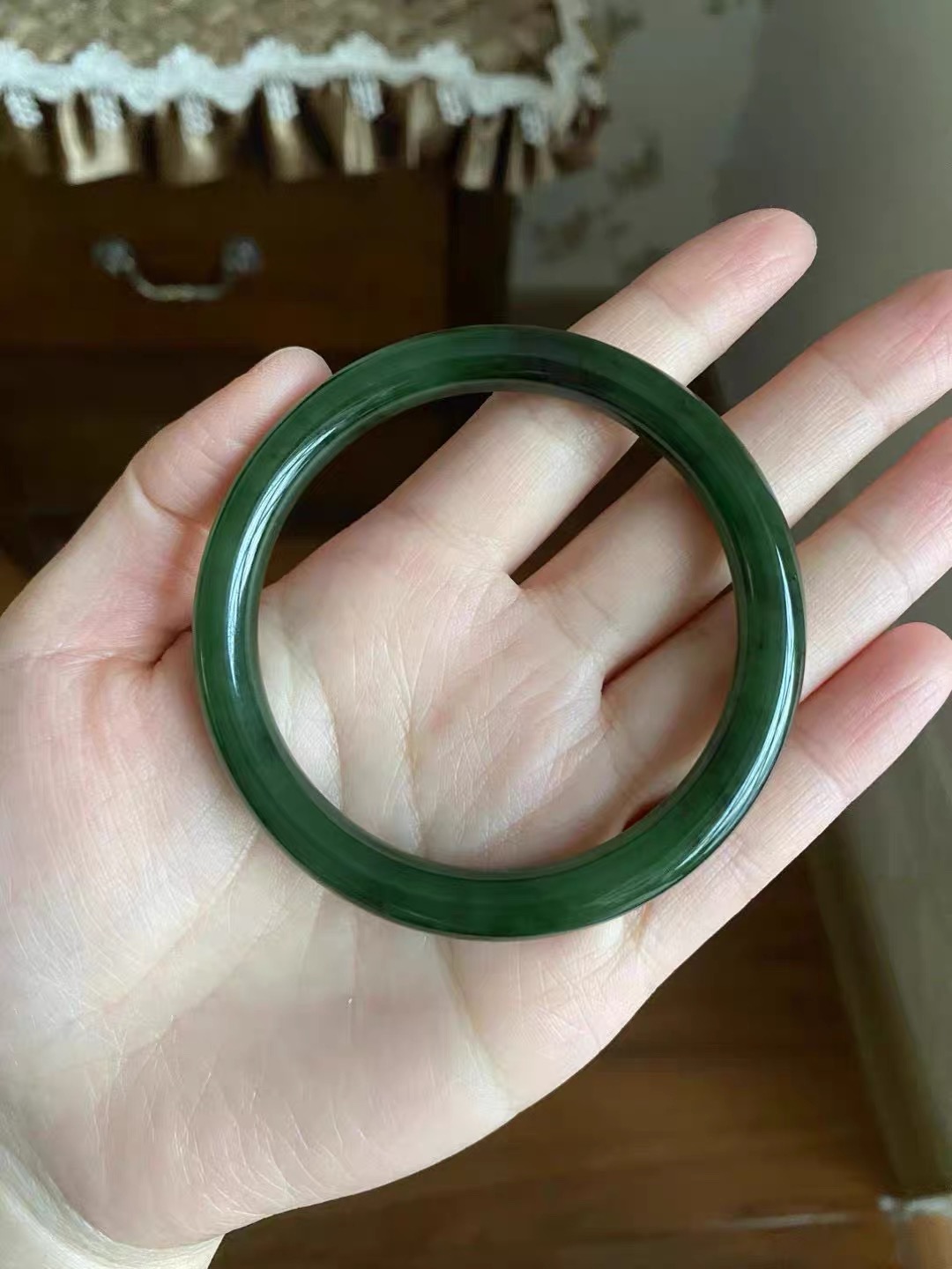 和田玉俄罗斯老坑料碧玉圆条细条手镯 菠菜绿老料 重33.3g