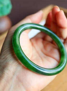 和田玉手镯子碧玉阳绿菠菜绿苹果绿美人镯圆条玉镯