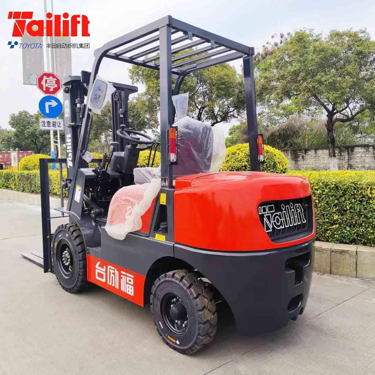 E系列内燃式柴油叉车座驾式四轮平衡重载重可进集装箱装货