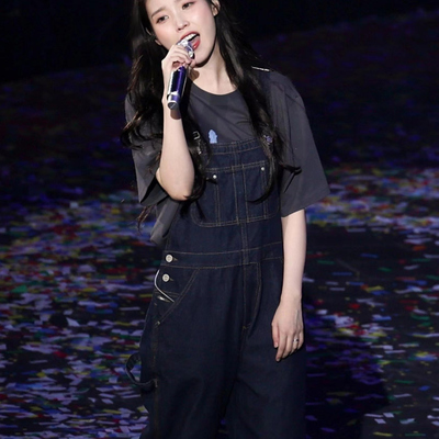 IU李知恩小狗印花短袖T恤