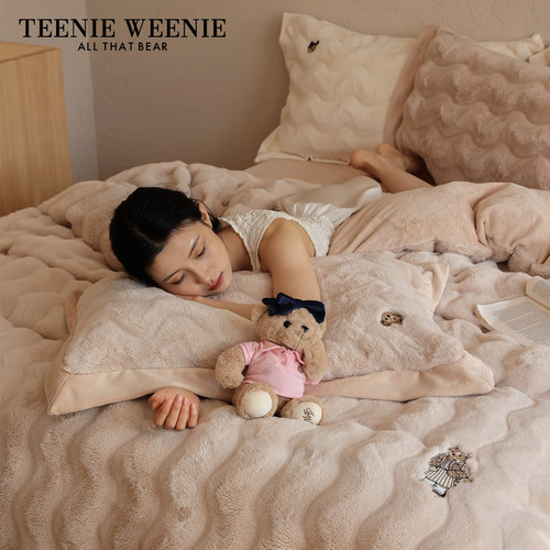 TeenieWeenie兔毛绒床上四件套