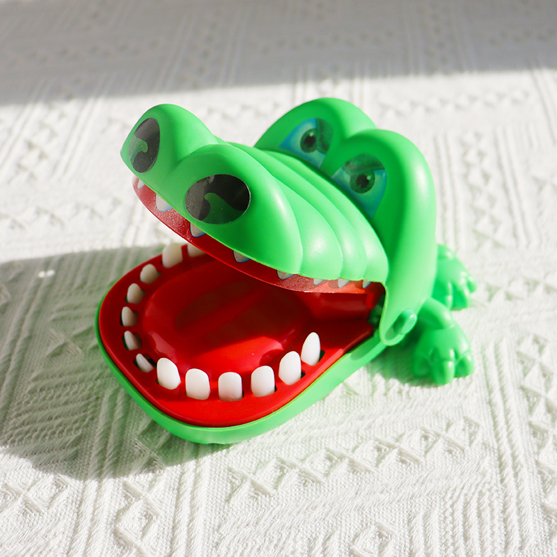 咬手鳄鱼整蛊玩具课堂抽签教具