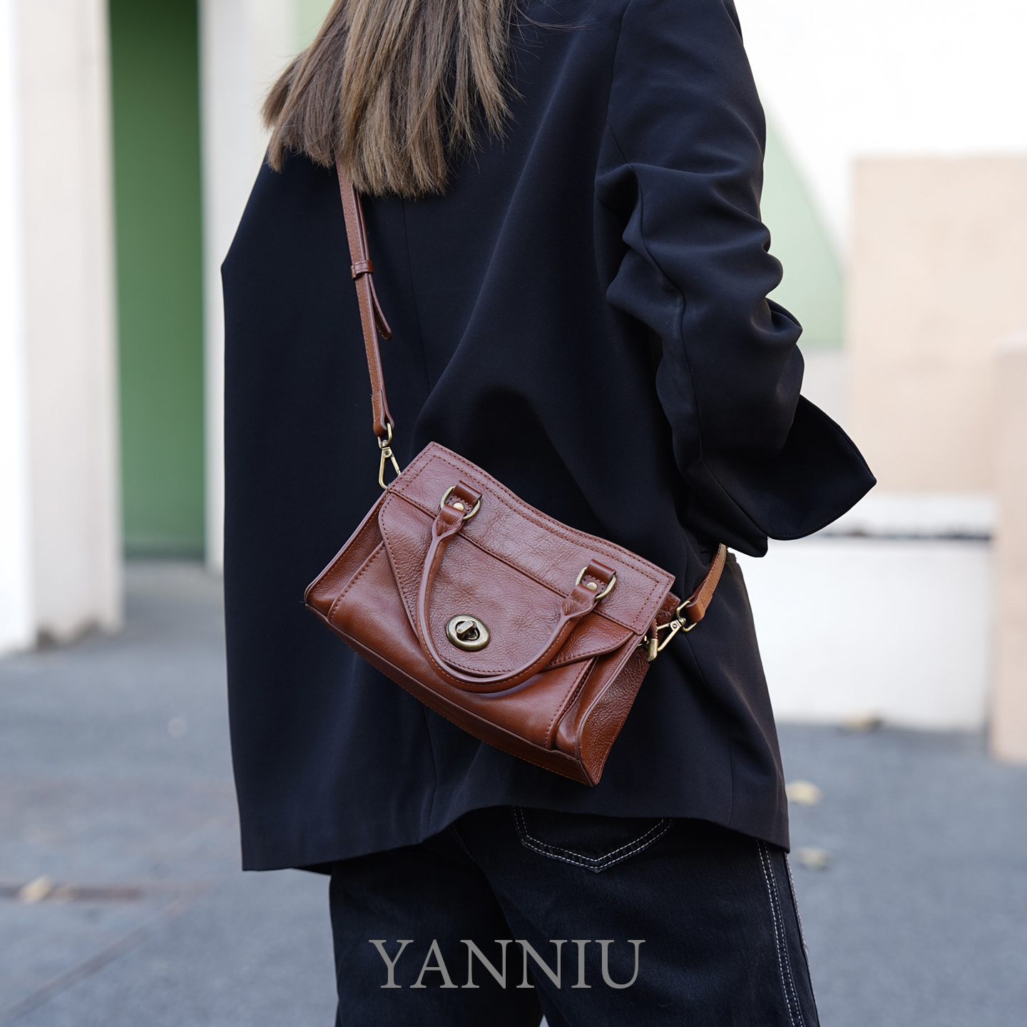 岩牛树膏皮公文手提包时尚百搭复古单肩斜挎女包大容量2025年新款