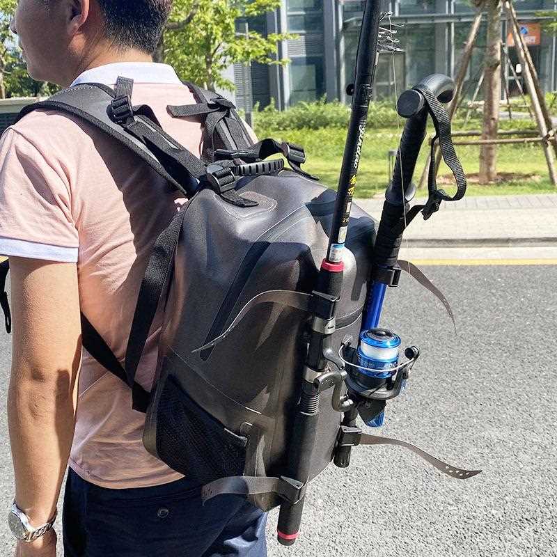 新款直销防水路亚包多功能渔具包海钓鱼竿包户外登山背包电脑包跨