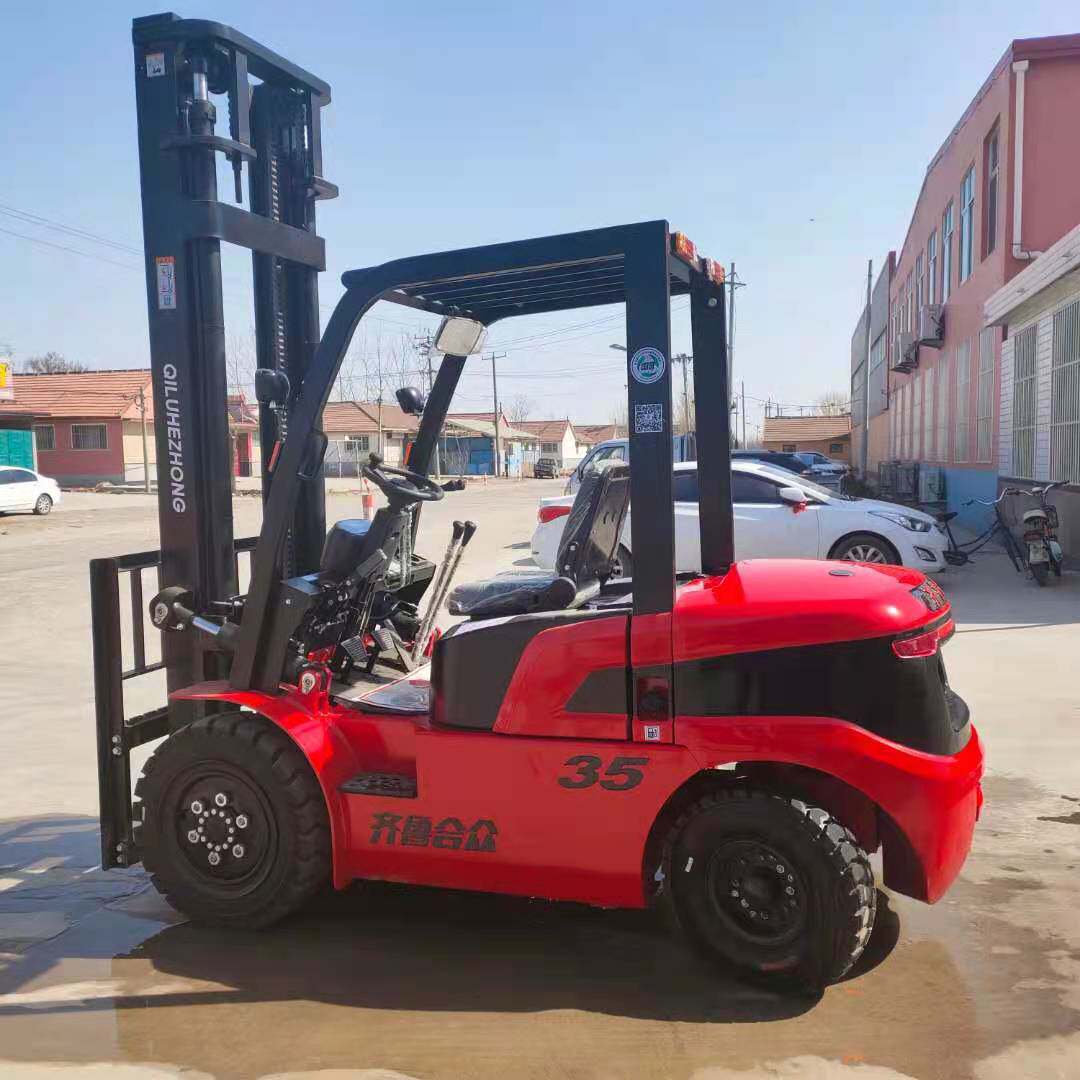 建筑工地装卸货物叉车 多用途四驱越野叉车 合力内燃式叉车