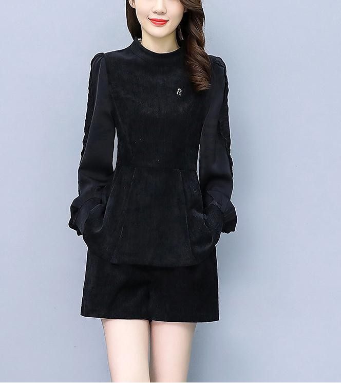 秋冬时尚灯芯绒短裤套装女显瘦2023黑色洋气御姐两件套公主风长袖