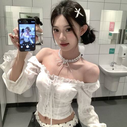 法式白色蕾丝边长袖一字肩衬衫上衣女2026新款设计感小众短款衬衣