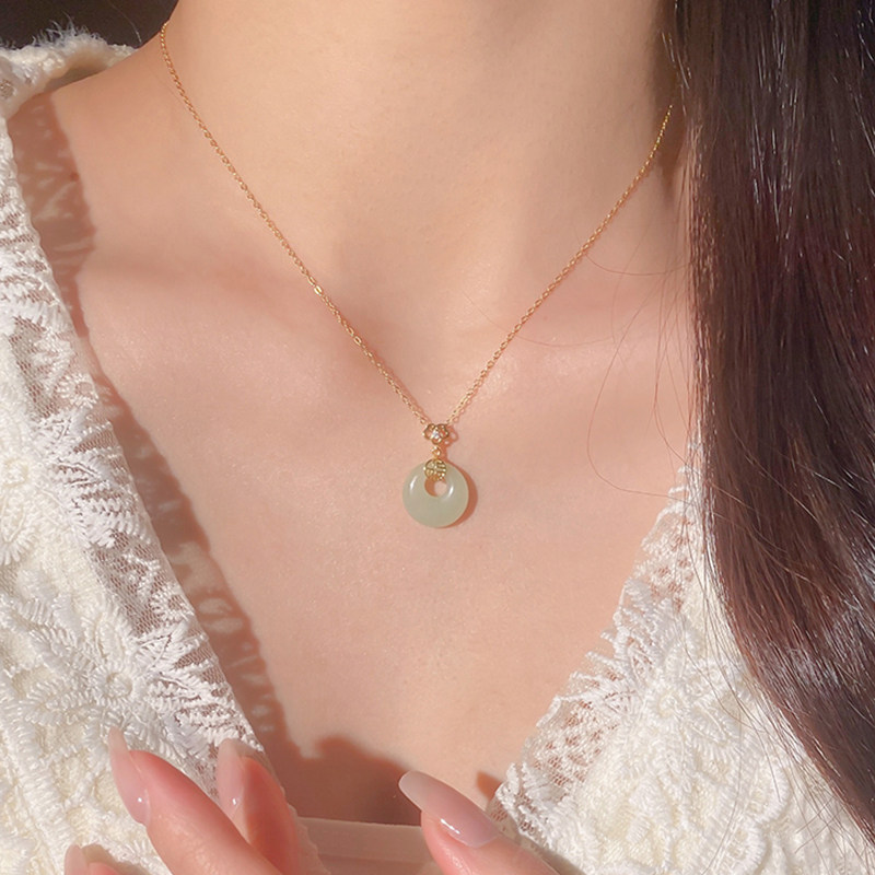 gnf和田玉平安扣925纯银项链女轻奢小众锁骨链高级感百搭玉吊坠