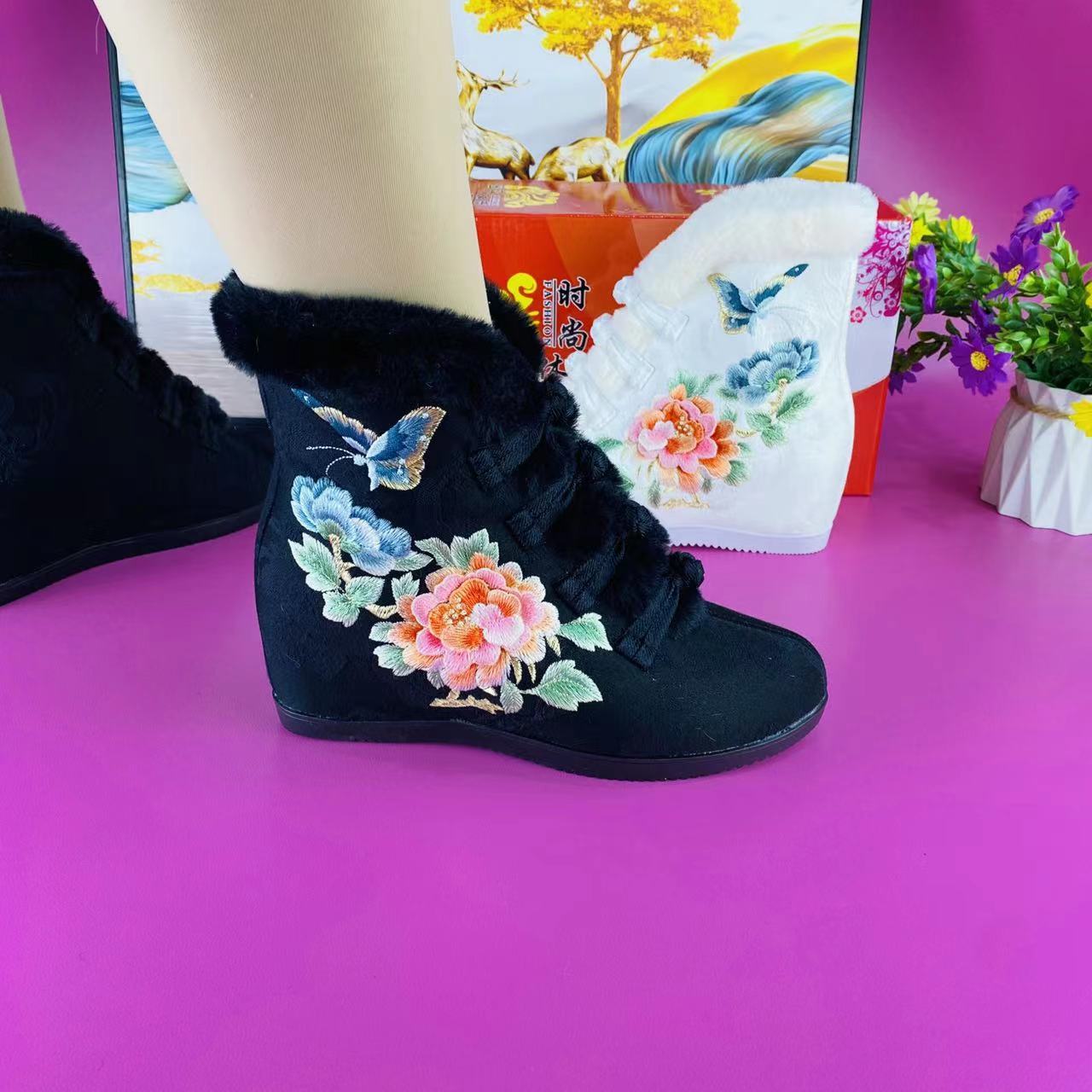新款冬季绣花鞋加绒棉靴汉服鞋百搭复古中国风女鞋增高旗袍搭配鞋