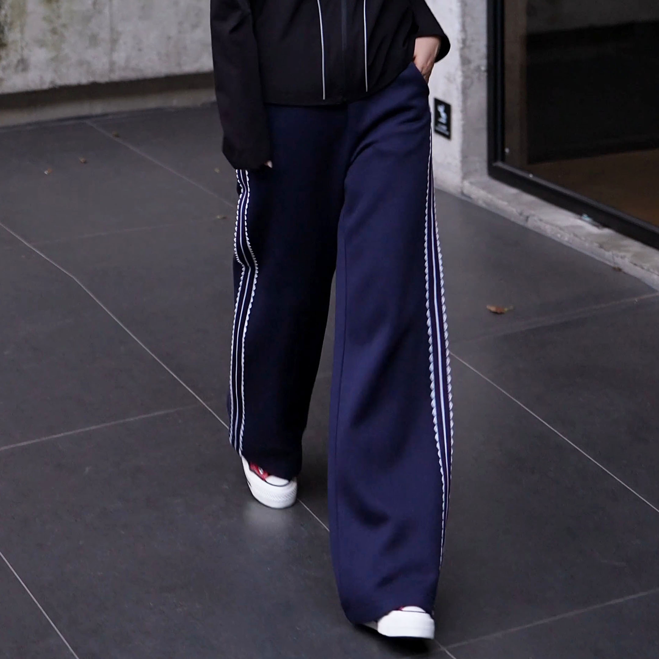 时尚条纹花边拼接运动直筒针织裤