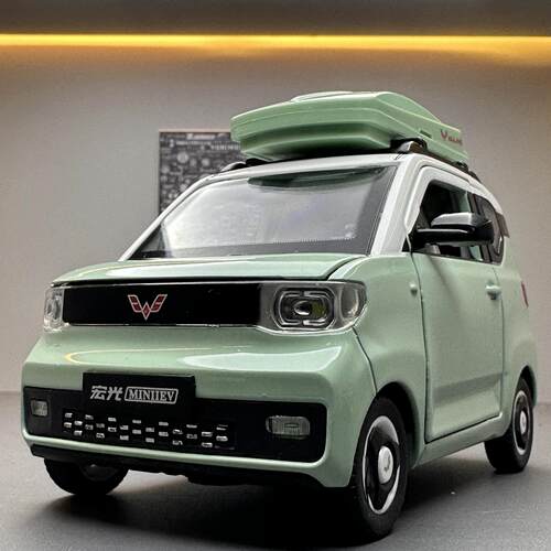 潮玩合金汽车模型 1:24五菱宏光mini 灯光音效回力男孩玩具电动车