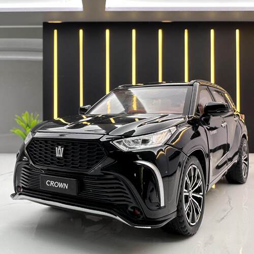 潮玩合金汽车模型 1:24丰田皇冠陆放 收藏摆件声光开门玩具越野车