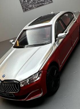 潮玩合金汽车模型 1:24宝马760LI 仿真收藏摆件 声光开门玩具豪车