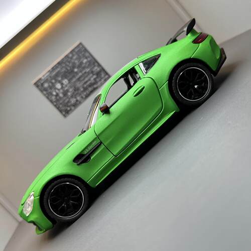 潮玩合金汽车模型1:24奔驰AMG-GTR 收藏摆件灯光音效玩具跑车绿魔