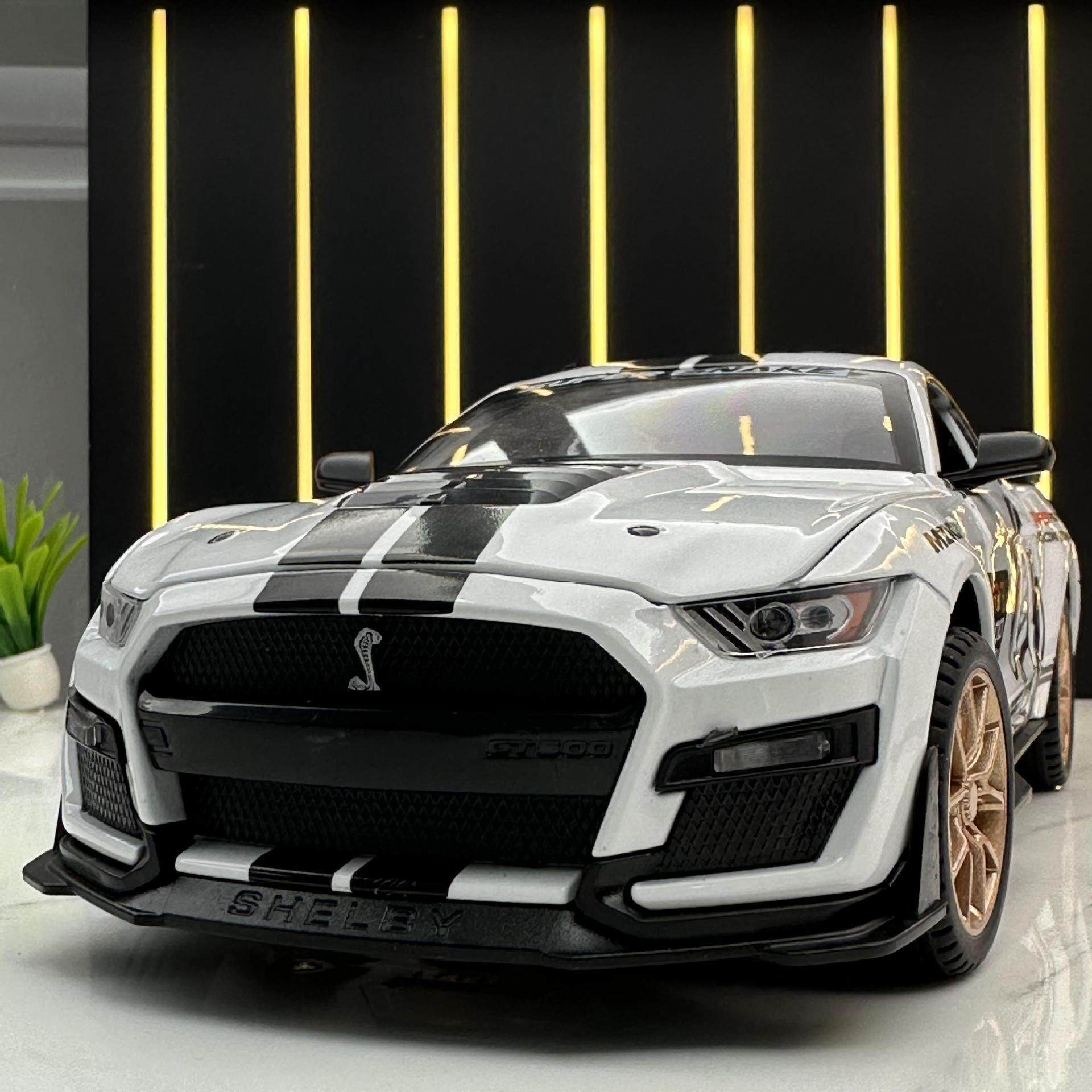 潮玩合金汽车模型1:24野马蝰蛇 谢尔比GT500收藏摆件声光玩具跑车