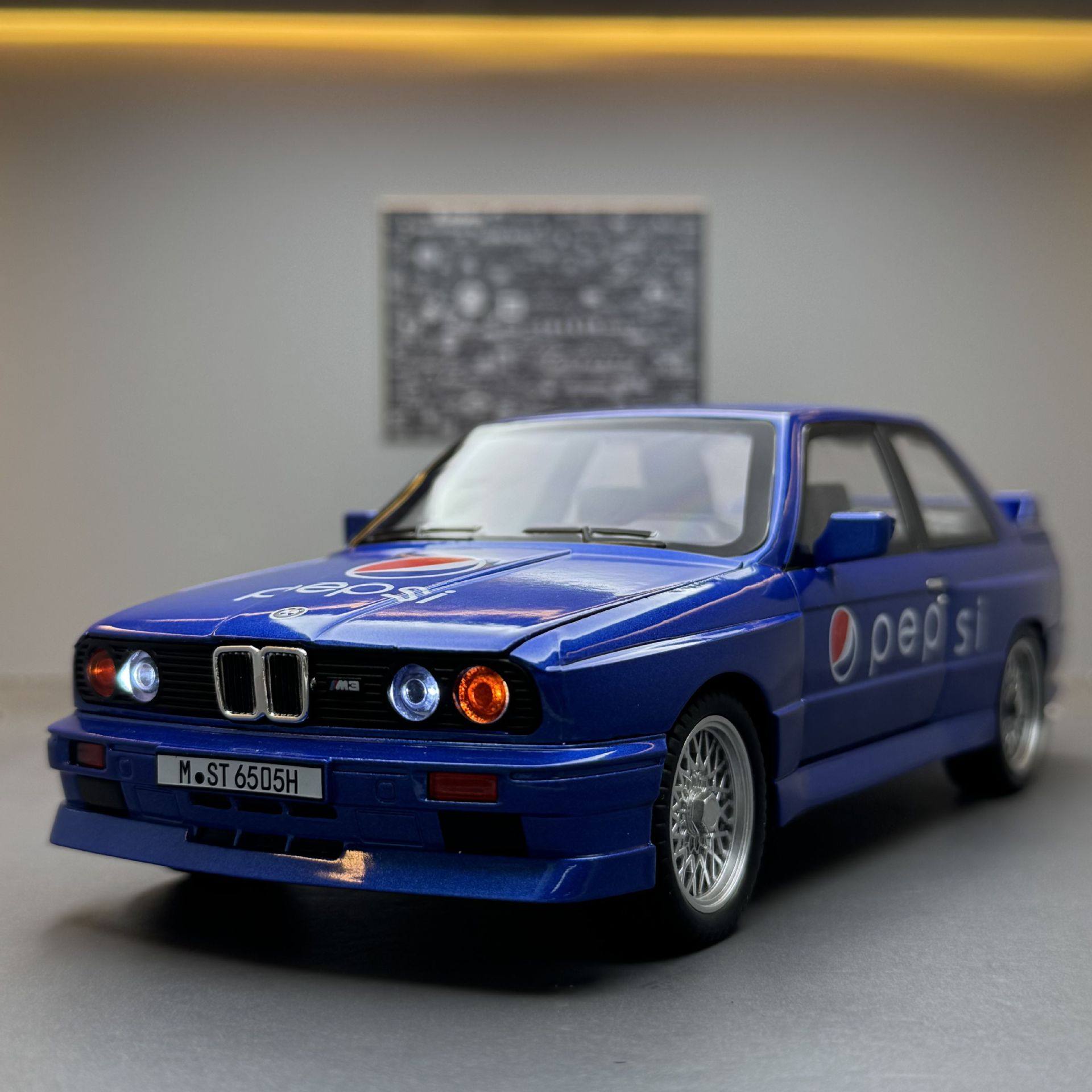 宝马M3可乐版合金汽车模型玩具车