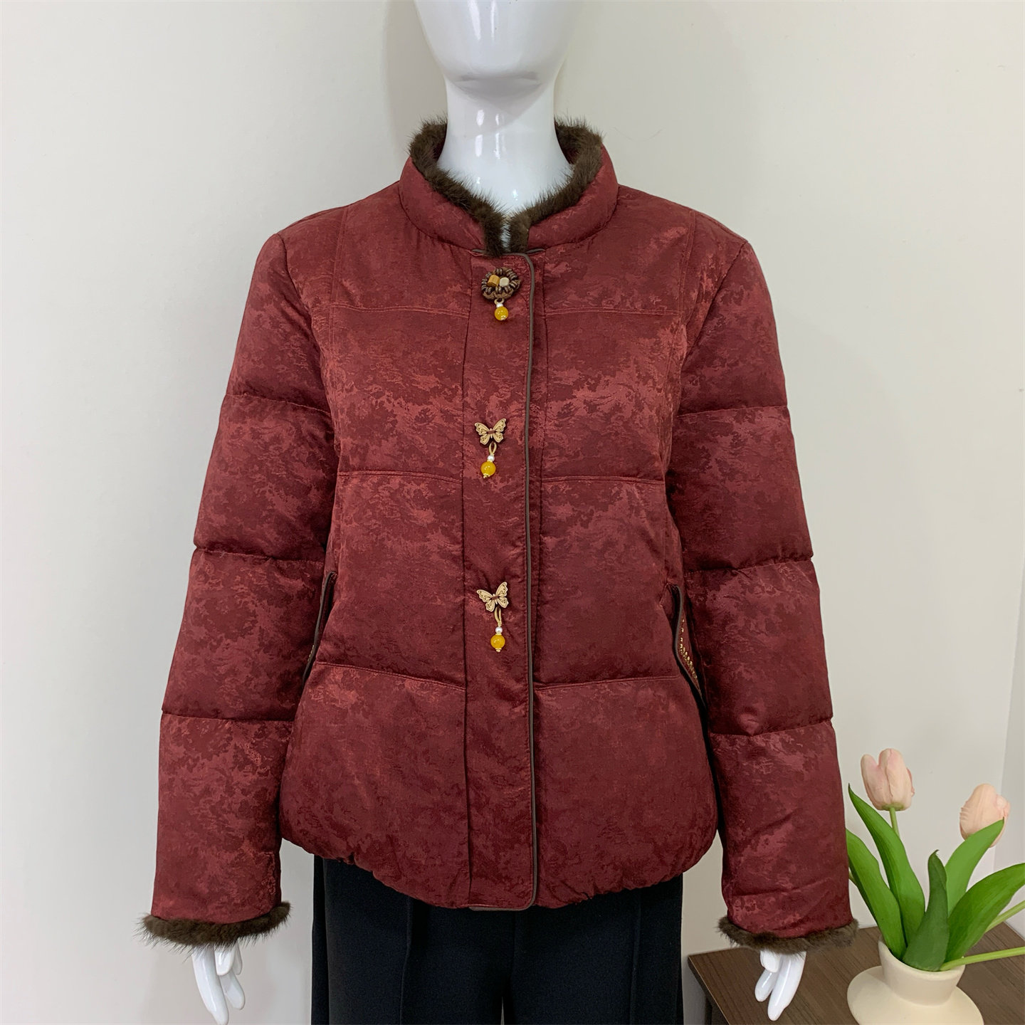 妈妈冬装新中式国风羽绒服2025新款中老年女装白鸭绒棉袄外套保暖