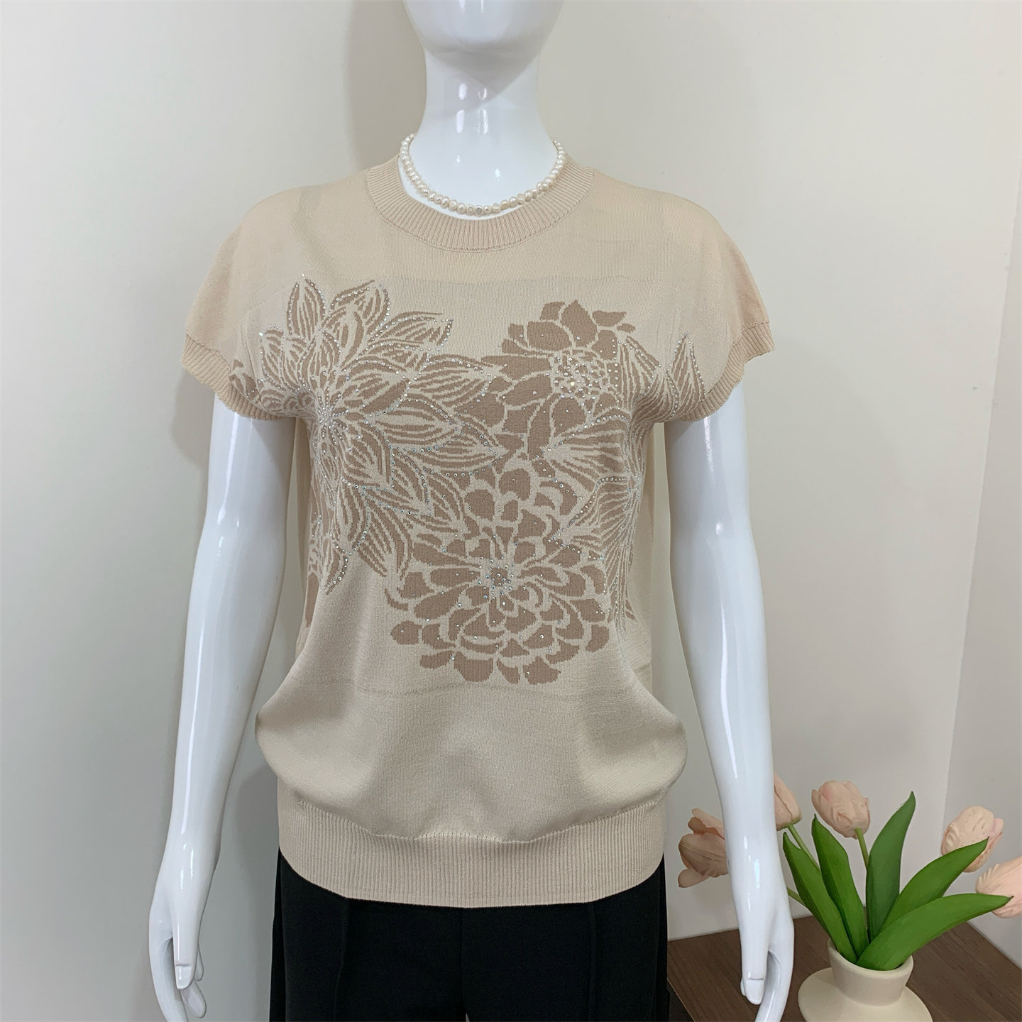 妈妈夏装洋气冰丝短袖T恤2026新款中老年女夏季时尚薄款针织小衫