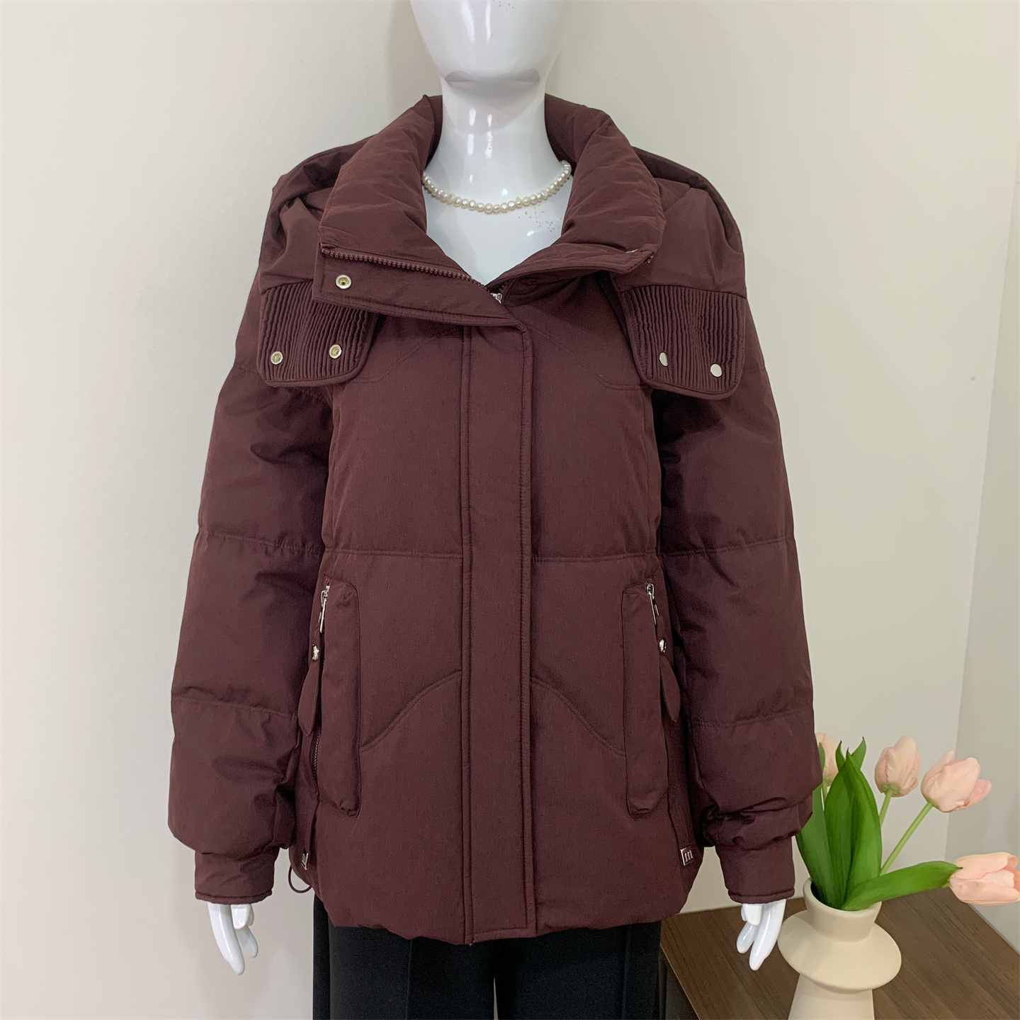 妈妈冬装短款连帽白鸭绒外套保暖