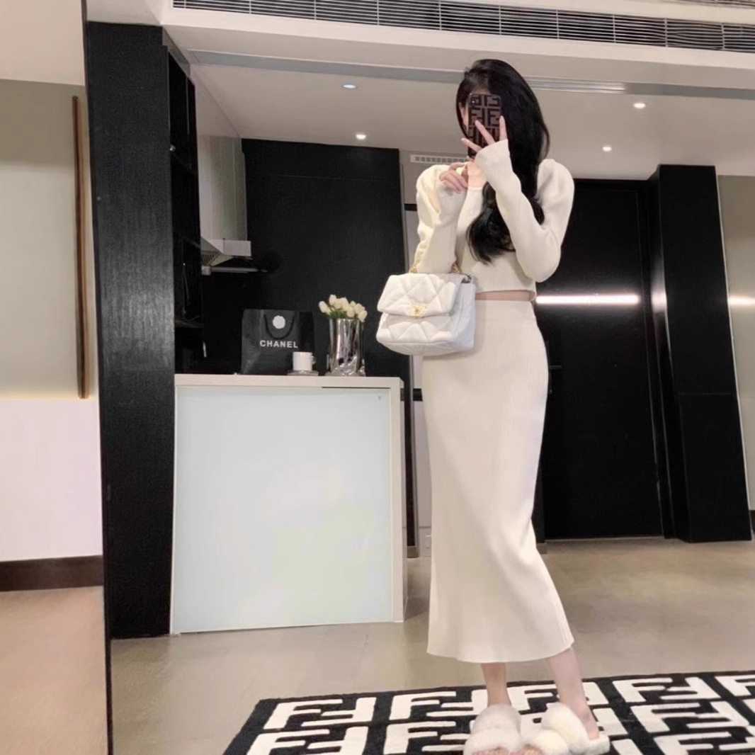 法式高级感毛衣连衣裙女秋冬新款小香风针织衫上衣包臀半裙