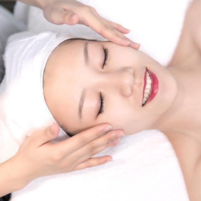 皮肤美白亮肤面部全身SPA