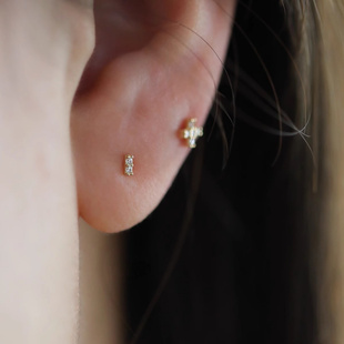 ROMANTIC925纯银迷你亮闪闪小长条极简隐形耳钉日常通勤养耳耳饰