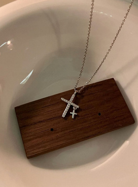 闪钻双十字架吊坠项链女设计感