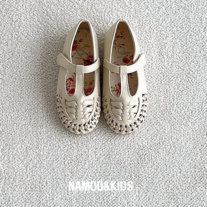 2025韩国代购NAMOO儿童宝宝时尚舒适纯色百搭皮鞋镂空透气童鞋