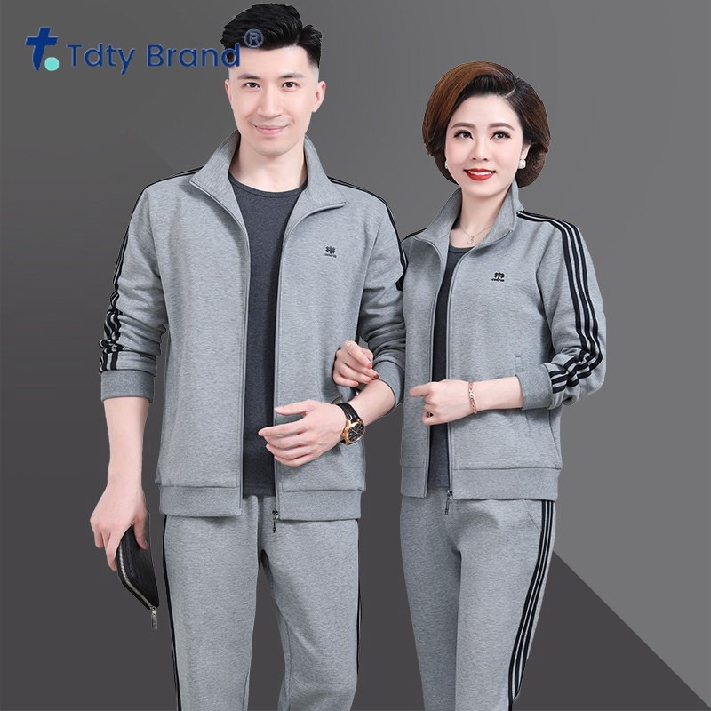 中老年情侣运动套装秋冬男女新款时尚休闲三件套中年爸爸妈妈秋装