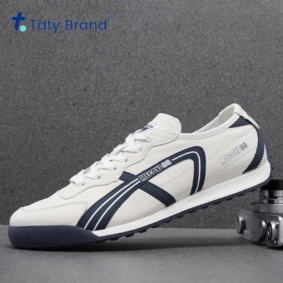 2025秋冬新款时尚休闲板鞋男轻便