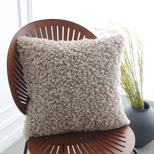 仿羊卷毛抱枕腰靠垫短毛抱枕