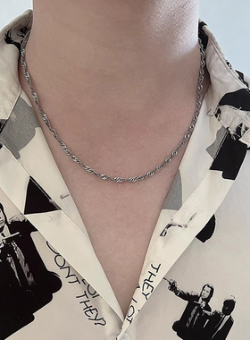高级感镂空螺旋纹男女生项链钛钢不掉色小众简约情侣锁骨嘻哈配饰