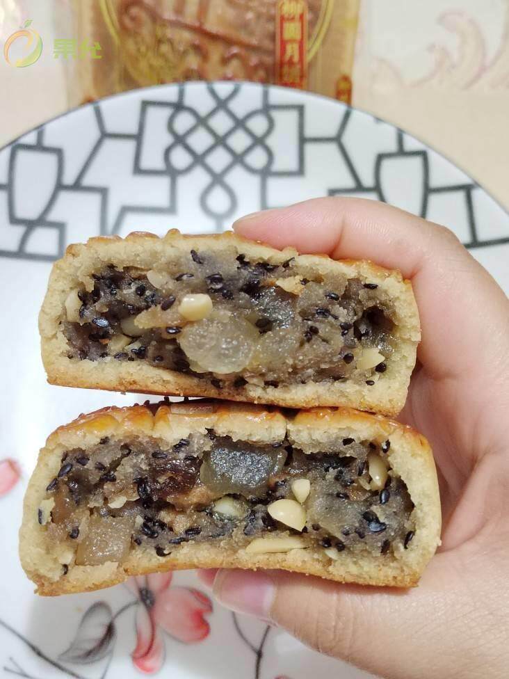 新鲜生产广西特产正宗老式什锦月饼广式月饼厂家直销食品125g