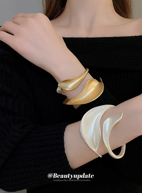 哑光金属夸张设计感花叶开口手镯