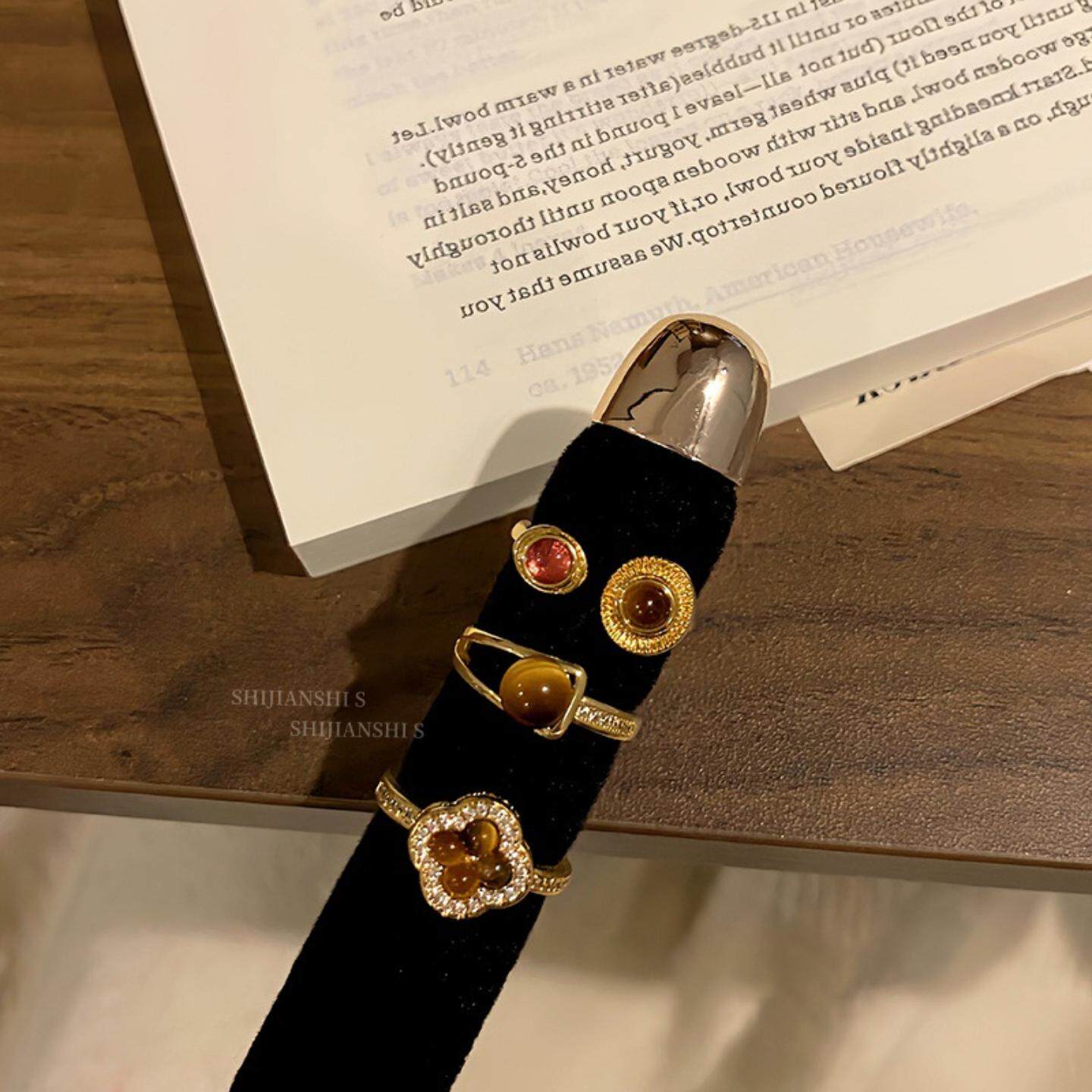 「焦糖金珀」复古矜贵花苞四叶草戒指女珀金虎眼石小众时尚食指戒