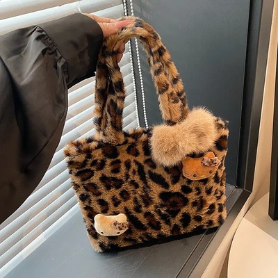 豹纹毛绒化妆包手提包可爱通勤包
