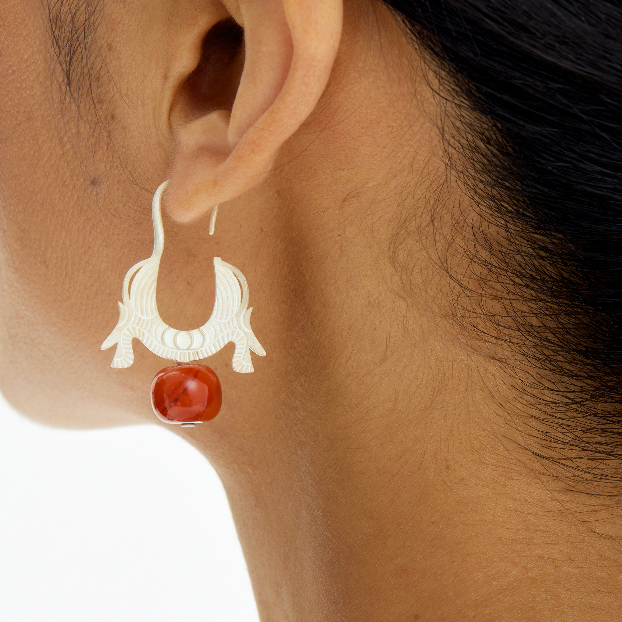 双鱼气质南红玛瑙手工银耳饰