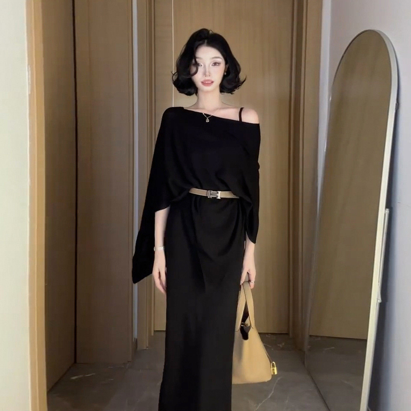 法式气质黑色吊带连衣裙子长裙女2026新款早春搭配一整套ootd穿搭