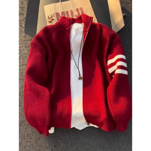 红色三条杠开衫拉链毛衣男秋冬季本命年休闲针织衫学院风情侣外套