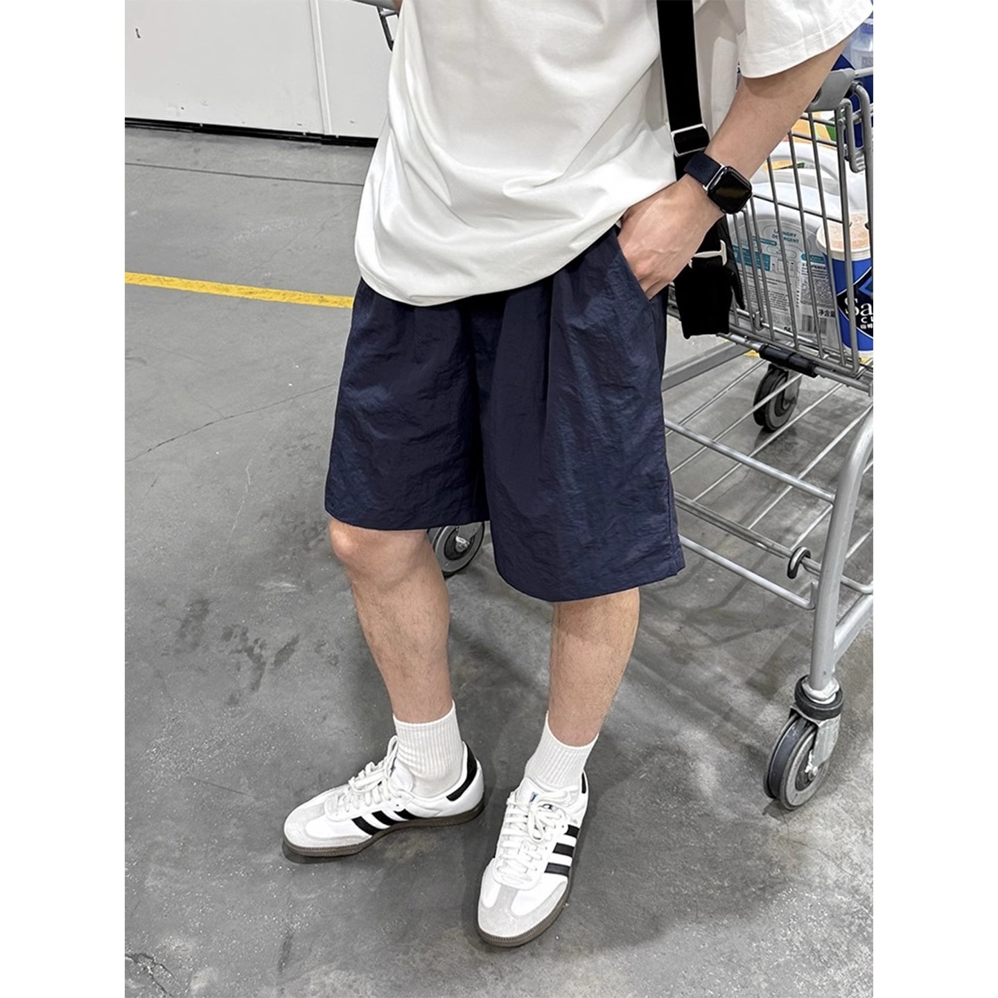 藏青色速干休闲短裤男生冰丝中裤夏季薄款新款百搭宽松运动五分裤