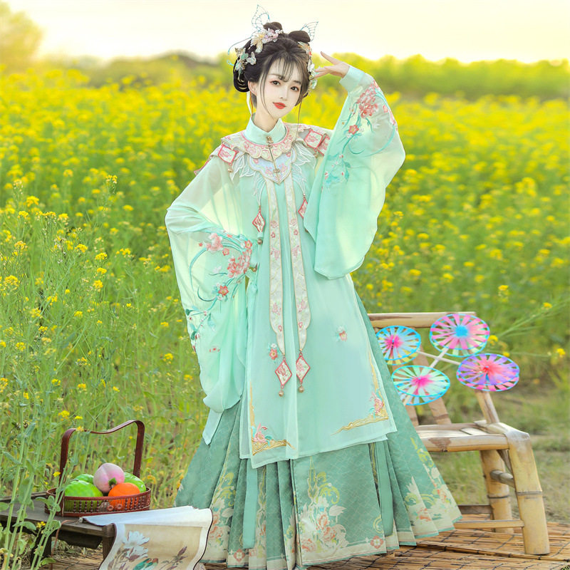 明制汉服女2026新款夏季改良重工刺绣长衫云肩马面裙国风仙气古装