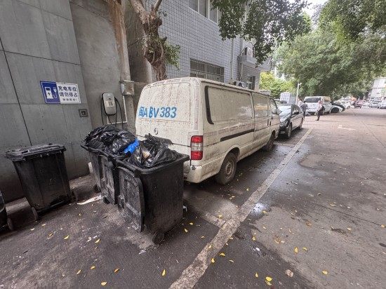 1月11日福州闽ABV383金旅牌轻型封闭式货车网络拍卖公告